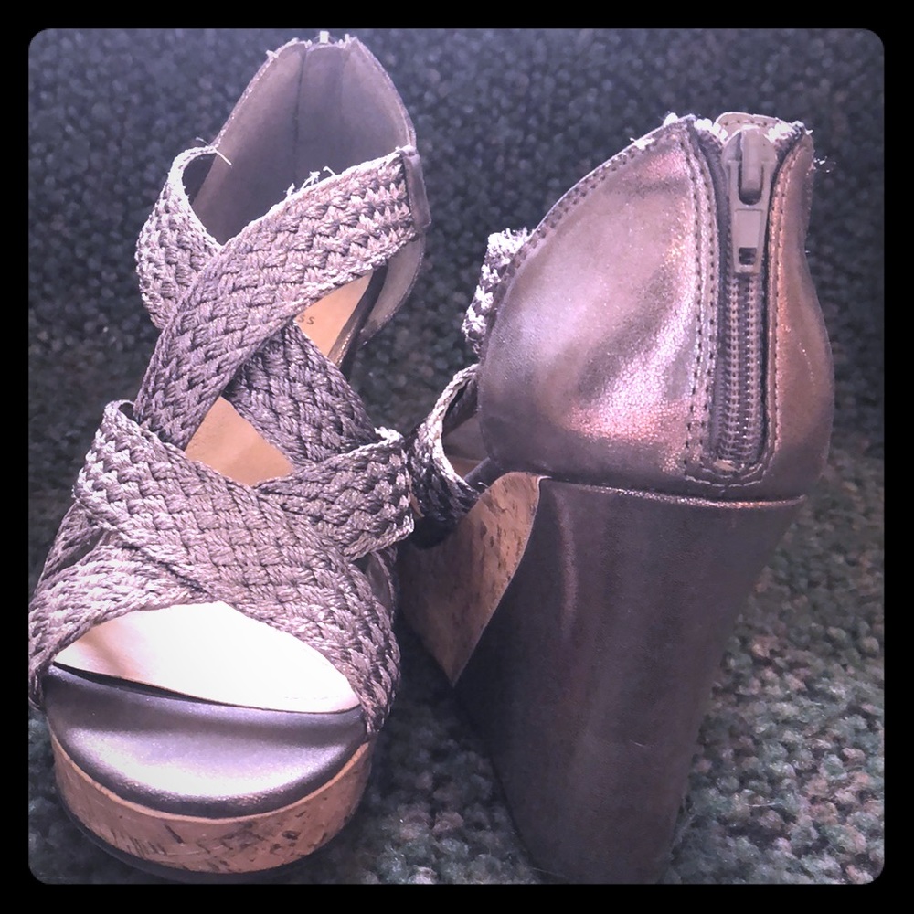 Like new condition Guess Wedges